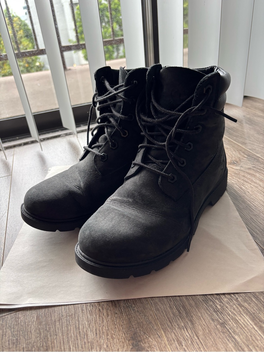 Timberland women’s Black Lace-Up Suede Boots - Classic Workstyle